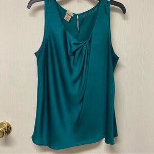 🎯 Covington LP teal dressy top. So flattering!